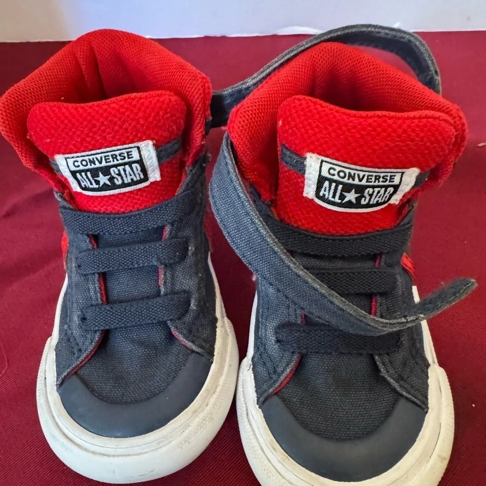 Converse Chuck Taylor Infant Size 5 EUC Super Cute! Fast Shipping